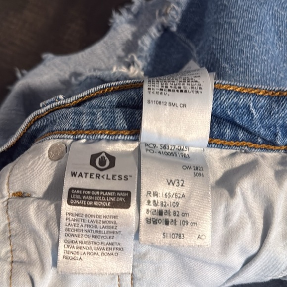 Levi’s 501 Cut Off Denim Jean Shorts Button Fly Size 32 - Picture 5 of 9